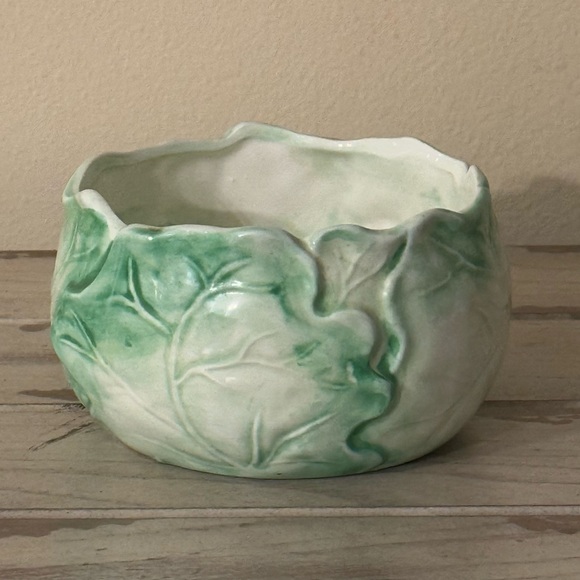 Vintage 1985 Garden Lettuce / Cabbage Leaf Bowl The Haldon Group - Picture 1 of 6